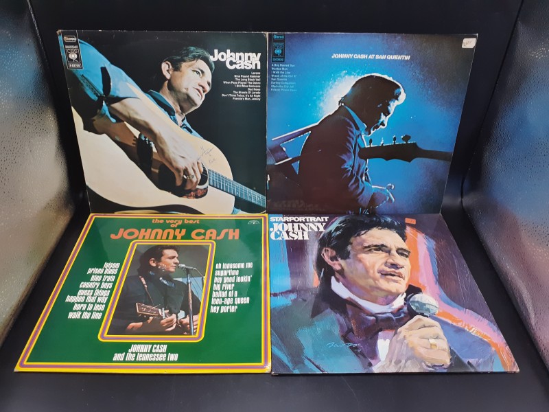 3 LP's + 1 dubbelelpee Johnny Cash