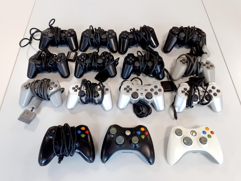 12 PlayStation 2 controllers + 3 Xbox 360 controllers