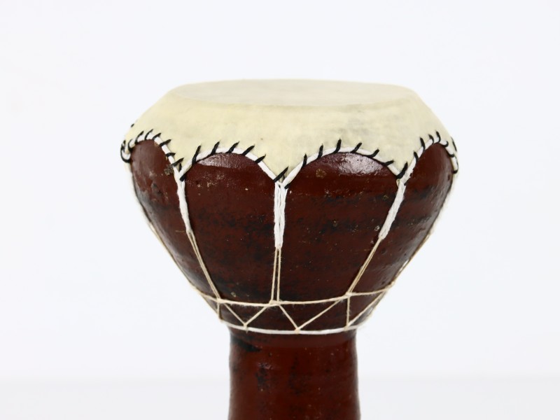 Set van vier keramieken djembe's