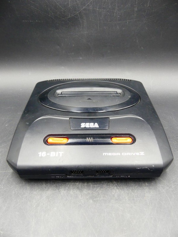 Sega Mega Drive 2 + spel