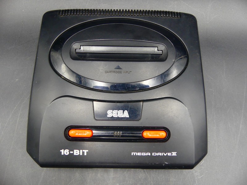 Sega Mega Drive 2 + spel