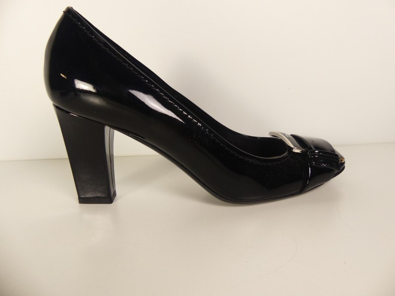 Zwarte Pumps met gesp gemerkt met DIOR mt 38,5